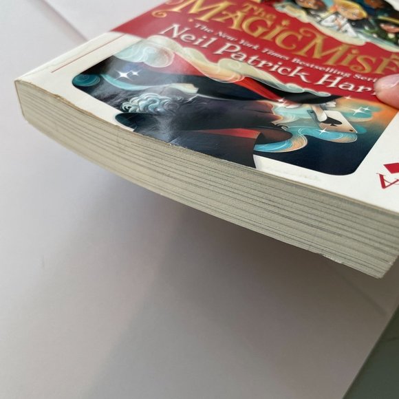 Magic Misfits Paperback - Harris, Neil Patrick - Picture 3 of 7